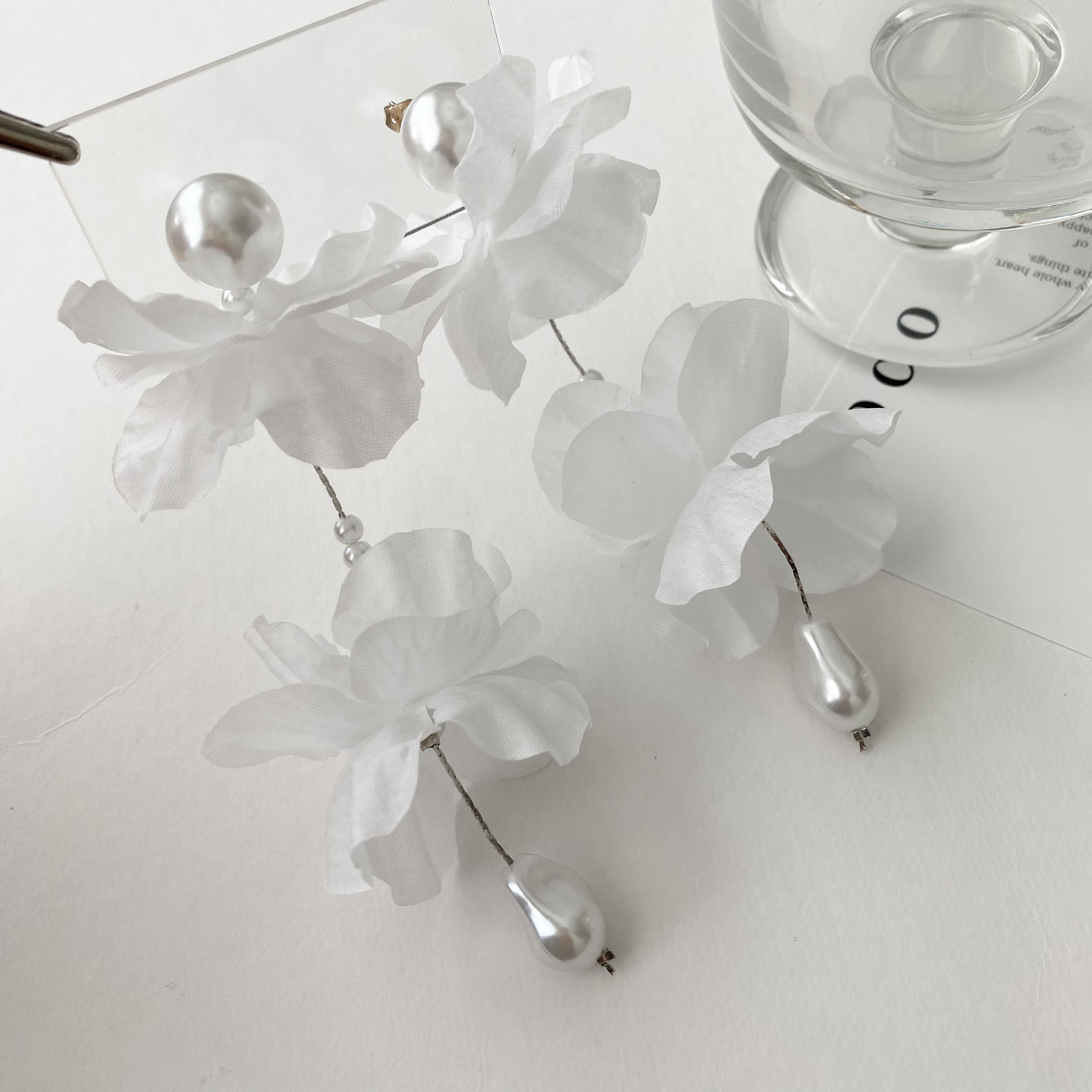 2way　ホワイト　フラワー　パール　シルバー　大ぶり　ロング　ブライダル　ウェディング　結婚式　披露宴　花嫁　ピアス