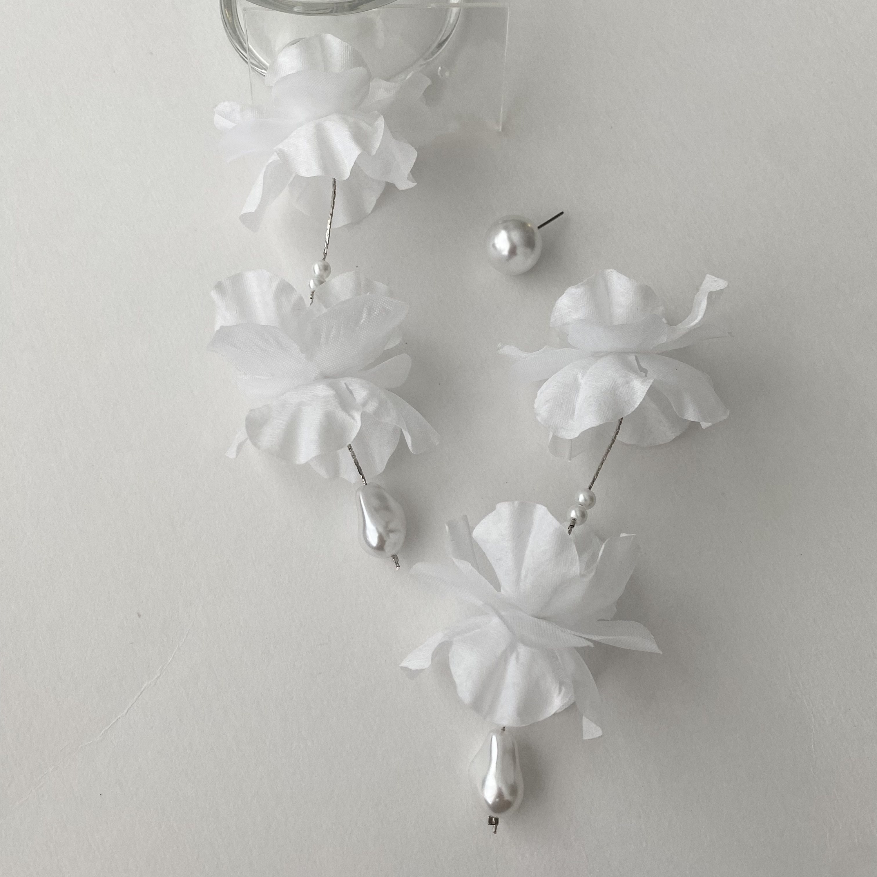 2way　ホワイト　フラワー　パール　シルバー　大ぶり　ロング　ブライダル　ウェディング　結婚式　披露宴　花嫁　ピアス