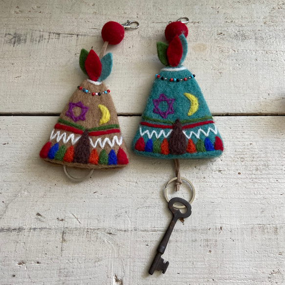 オリジナル 羊毛 フェルト ティピー キーケース ハンドメイド 2枚目の画像