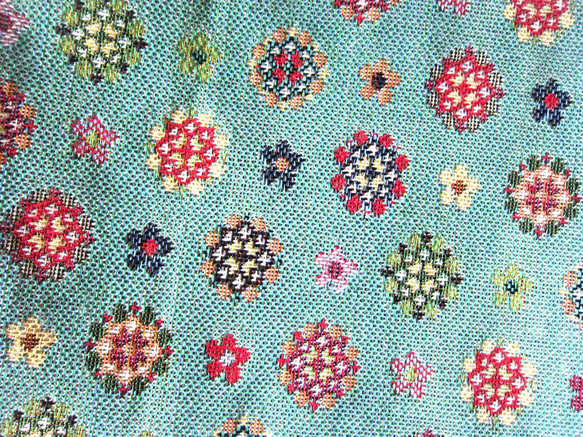 再販フランス生地　万華鏡と小花のポーチ　コインケース　コスメ入れ　薬入れ　カード入れ 4枚目の画像