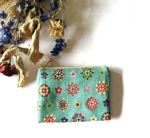 再販フランス生地　万華鏡と小花のポーチ　コインケース　コスメ入れ　薬入れ　カード入れ 2枚目の画像