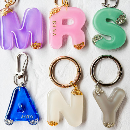 名入れ可能♡イニシャルキーホルダー チャーム/オーダー/推し活/大人も