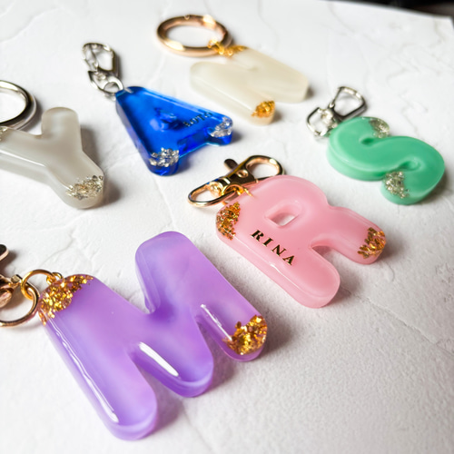 名入れ可能♡イニシャルキーホルダー チャーム/オーダー/推し活/大人も