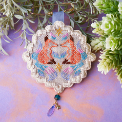 くるみボタン 鳥刺繍 ブローチ or ヘアゴム 58mm くるみボタン 鳥刺繍 ブローチ