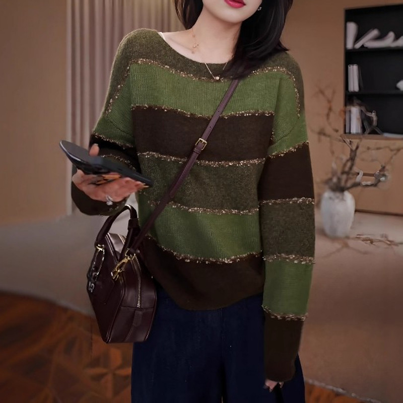 大きいヤードの婦人服の復古の緑のカレーのストライプの丸首のセーターの秋の新しいモデルの太ったmmはゆったりとやせて見えま