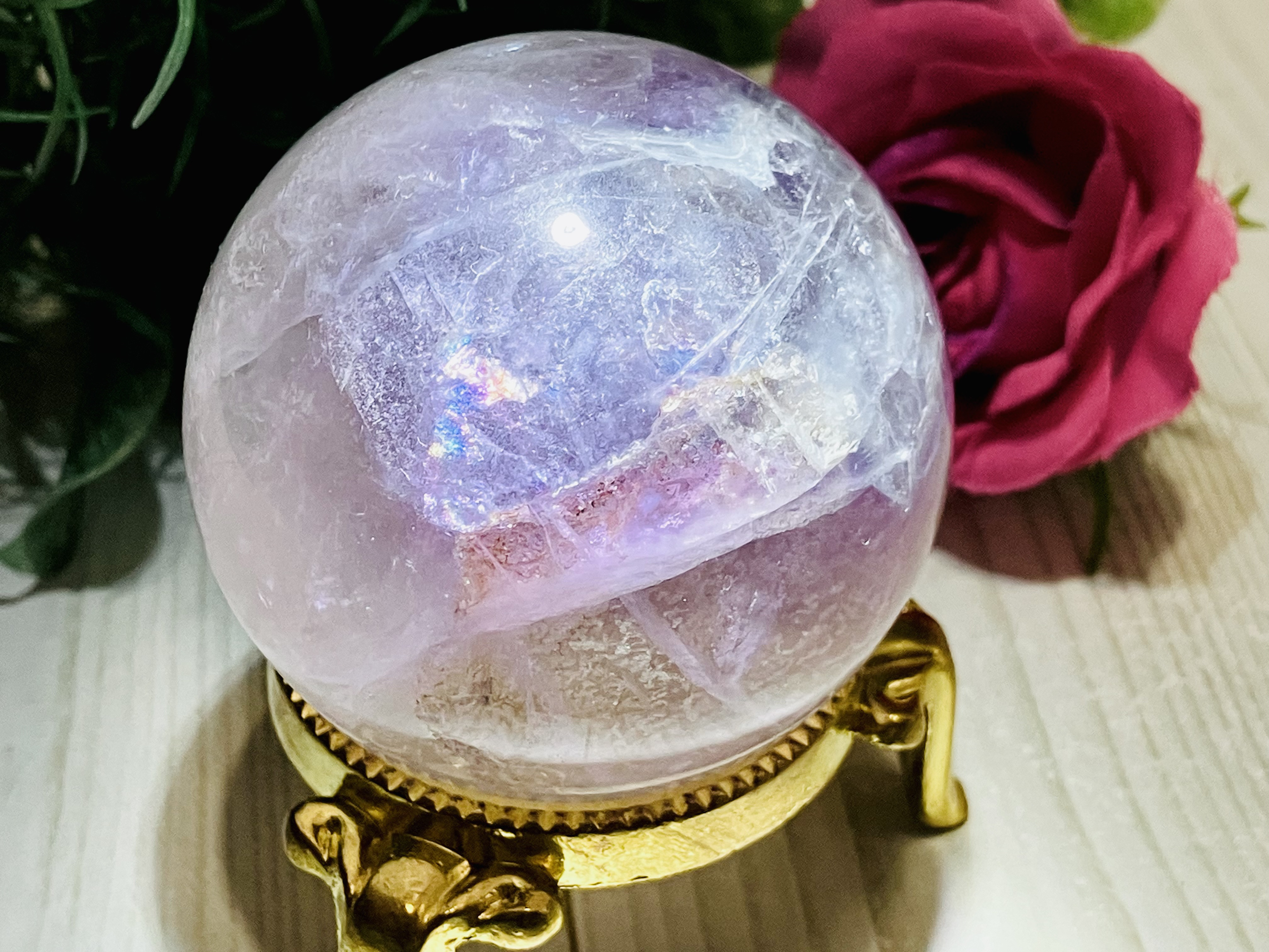 レインボーが煌めくフローライト　スフィア　蛍石　蛍光鉱物