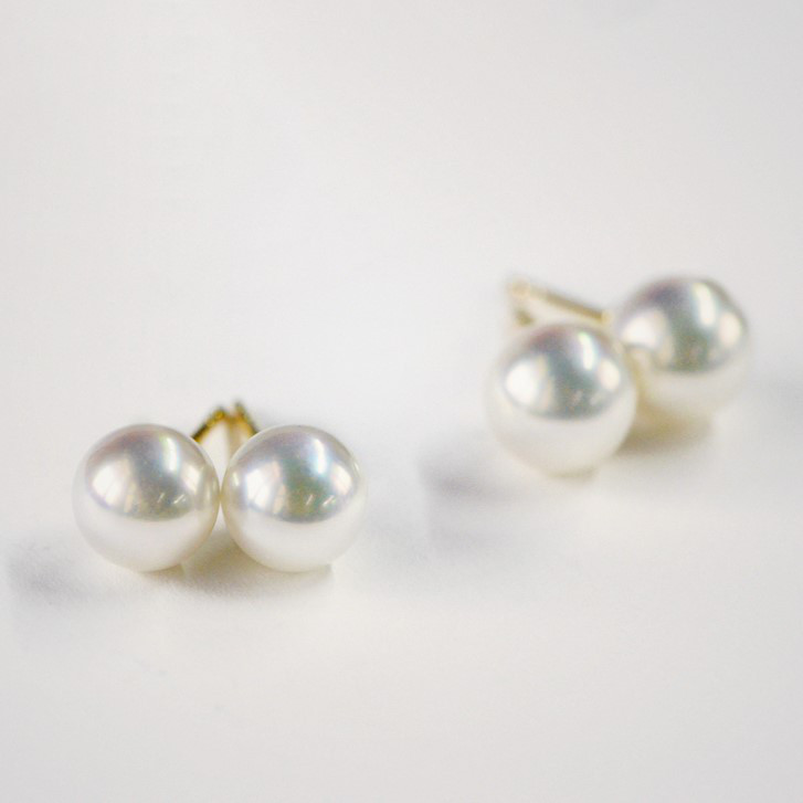 ルミナ アコヤ真珠イヤリング (7.5-10mm) - 天然日本産海水真珠、18Kゴールド、ラウンドパール