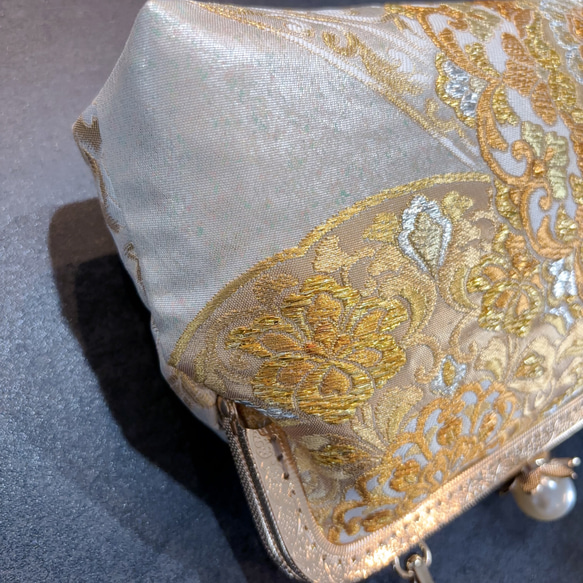 9月新作！気品漂う優しい引箔加工　正倉院【宝相華柄】最高級西陣帯バッグ　フォーマルバッグ　パーティーバッグ 10枚目の画像