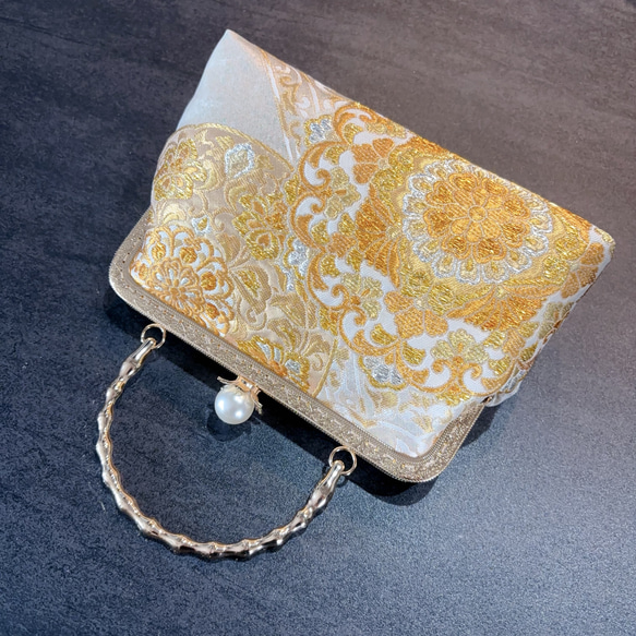 9月新作！気品漂う優しい引箔加工　正倉院【宝相華柄】最高級西陣帯バッグ　フォーマルバッグ　パーティーバッグ 3枚目の画像