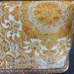 9月新作！気品漂う優しい引箔加工　正倉院【宝相華柄】最高級西陣帯バッグ　フォーマルバッグ　パーティーバッグ 8枚目の画像