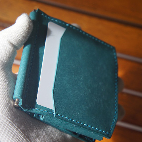 【送料無料】マヤベリーのマネークリップウォレット【ターコイズ】 送料無料】マヤベリーのマネークリップウォレット【ターコイズ