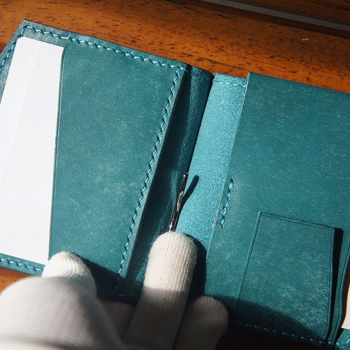 【送料無料】マヤベリーのマネークリップウォレット【ターコイズ】 送料無料】マヤベリーのマネークリップウォレット【ターコイズ