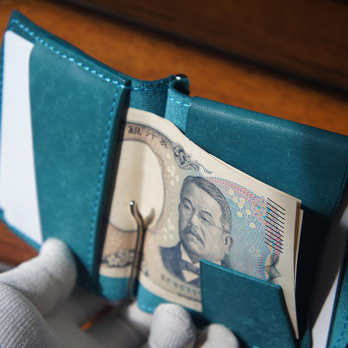 【送料無料】マヤベリーのマネークリップウォレット【ターコイズ】 送料無料】マヤベリーのマネークリップウォレット【ターコイズ