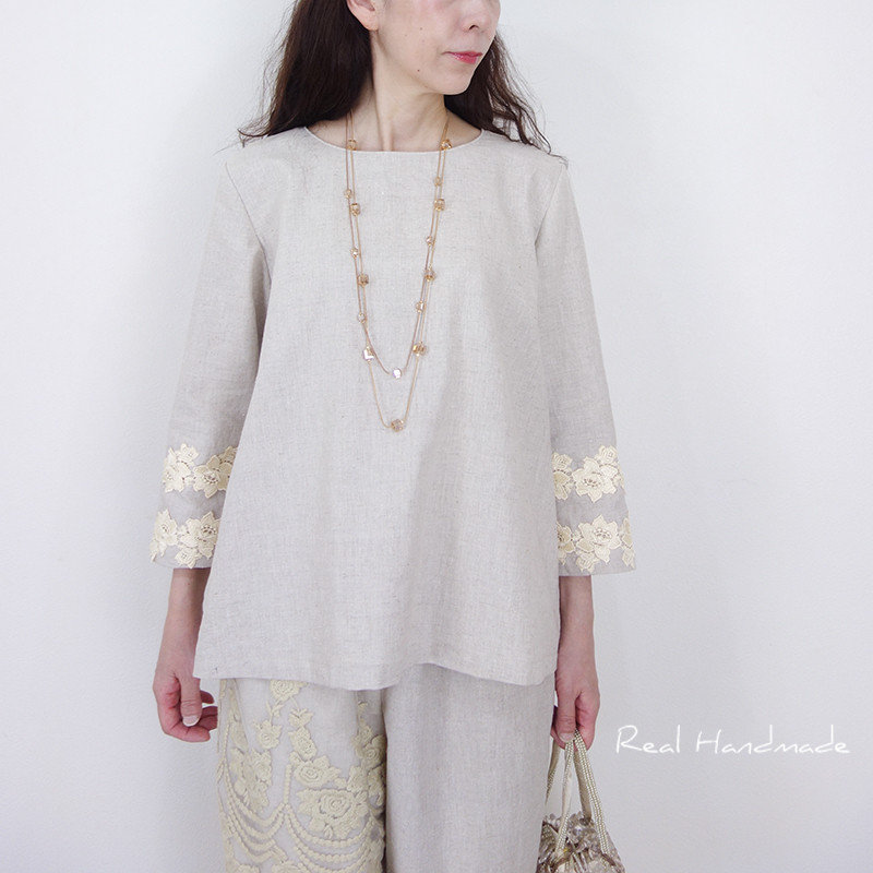 ナチュラルリネン・ケミカルレース袖のラウンドネックプルオーバー（セットアップ対応）