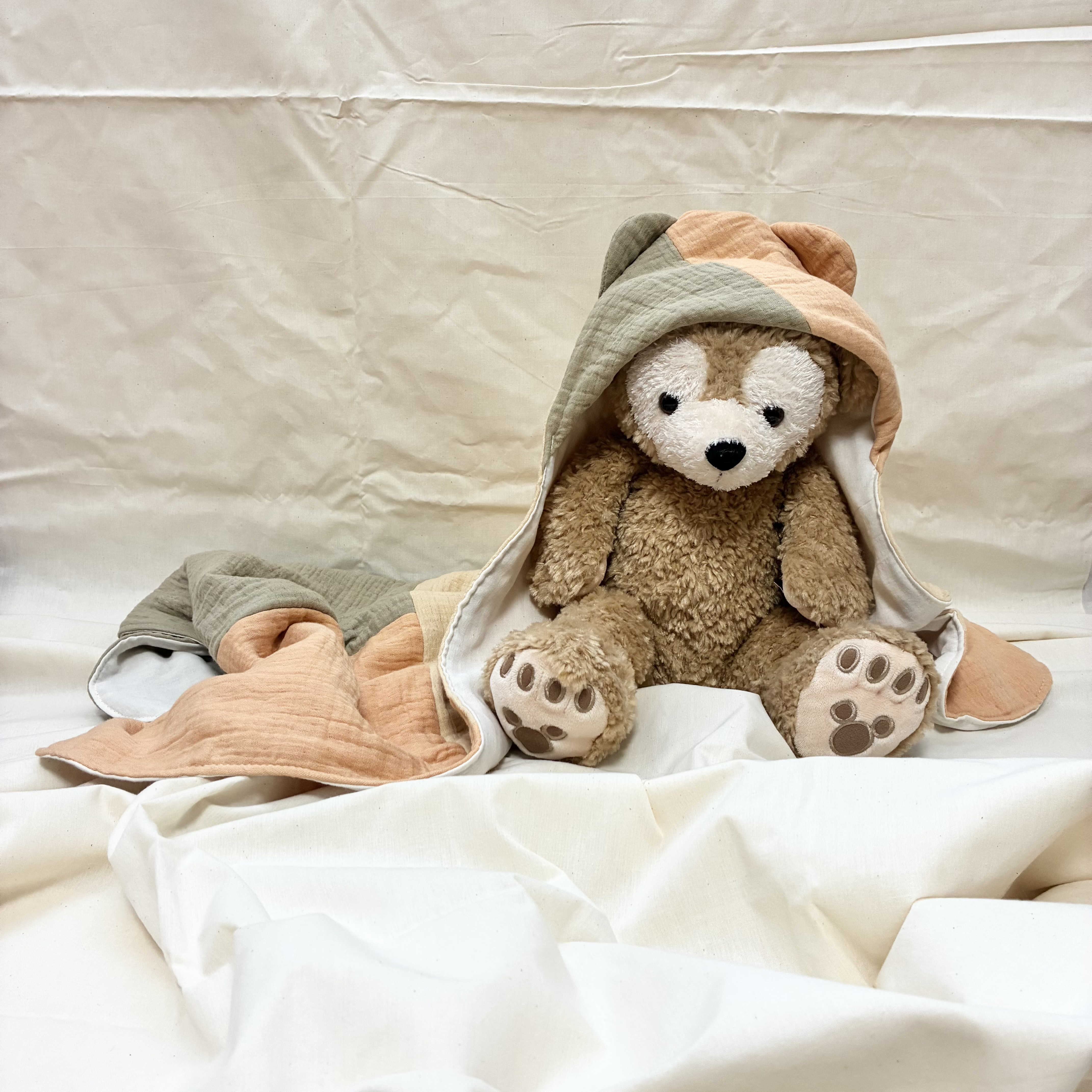 【草木染め】くま耳フード付きガーゼおくるみ　玉ねぎ染め　8重ガーゼ　ベビーグッズ　ニュアンスカラー　ナチュラル