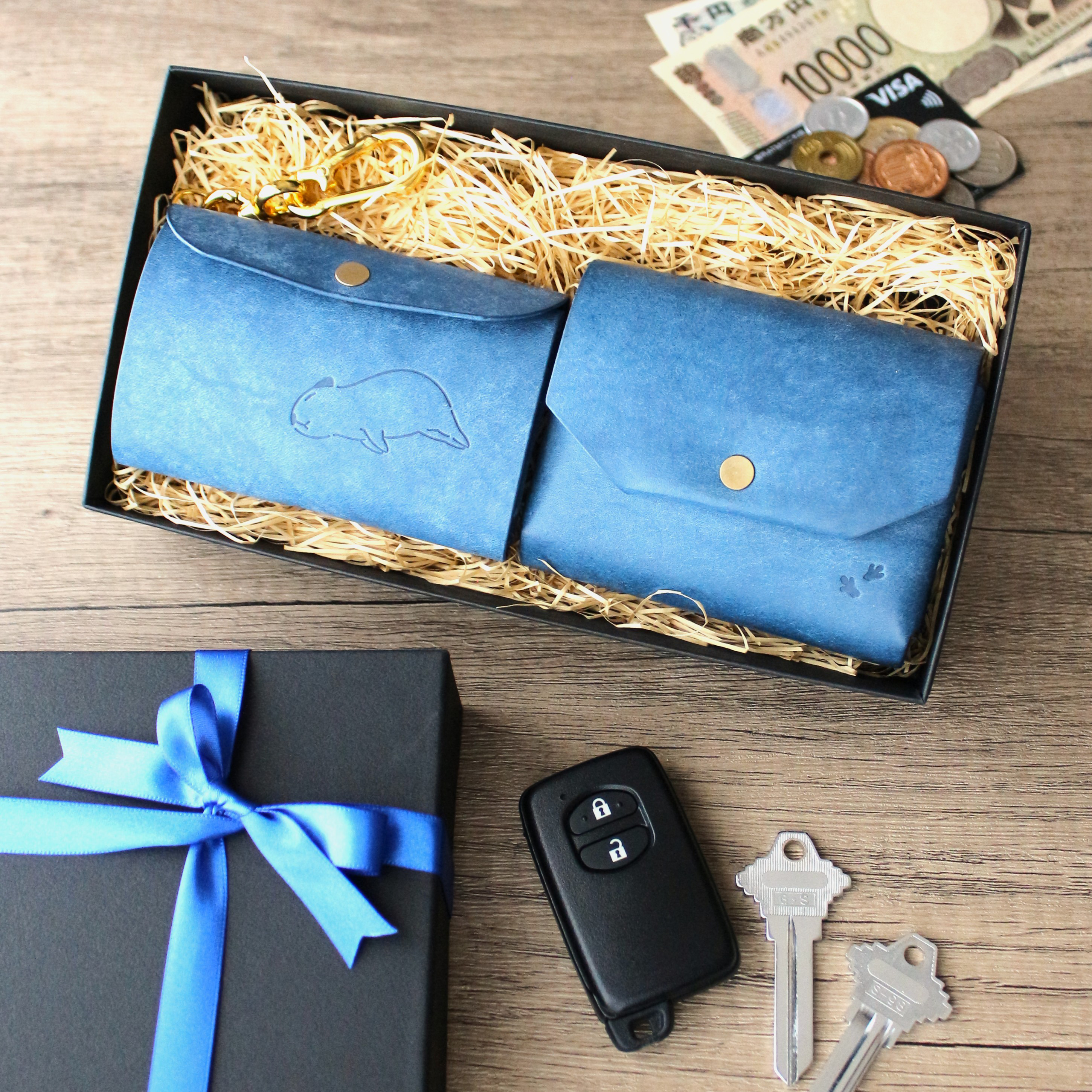 【カスタムOK】お出かけが楽しくなるカピバラのギフトセット　コンパクト財布＆スマートキーケース　ブルー