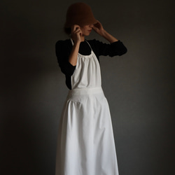 一味違うお洒落デニムエプロン／岡山県児島デニムで魅せる、サイドギャザーデザインエプロン／6オンスデニム／オフホワイト 9枚目の画像