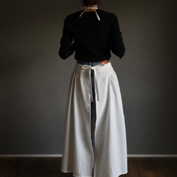 一味違うお洒落デニムエプロン／岡山県児島デニムで魅せる、サイドギャザーデザインエプロン／6オンスデニム／オフホワイト 15枚目の画像