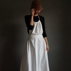 一味違うお洒落デニムエプロン／岡山県児島デニムで魅せる、サイドギャザーデザインエプロン／6オンスデニム／オフホワイト 11枚目の画像