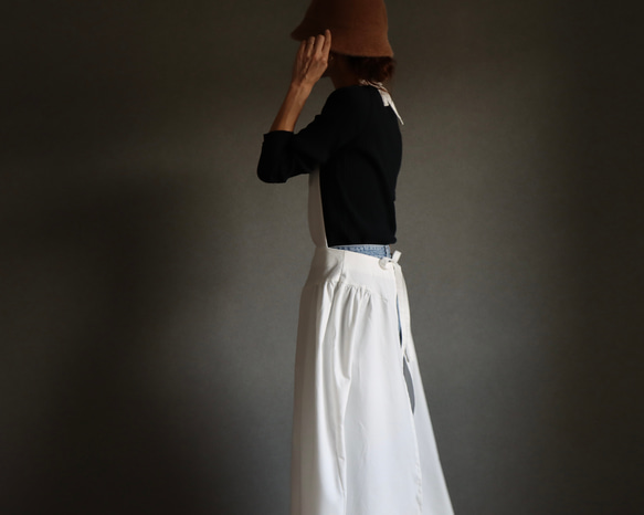 一味違うお洒落デニムエプロン／岡山県児島デニムで魅せる、サイドギャザーデザインエプロン／6オンスデニム／オフホワイト 12枚目の画像