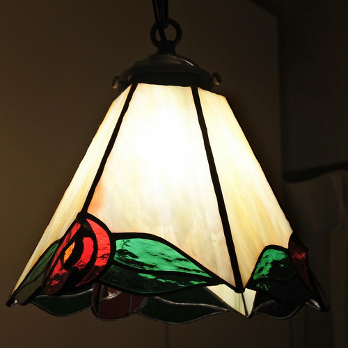 レトロな薔薇のペンダントランプ ステンドグラス ランプ 照明