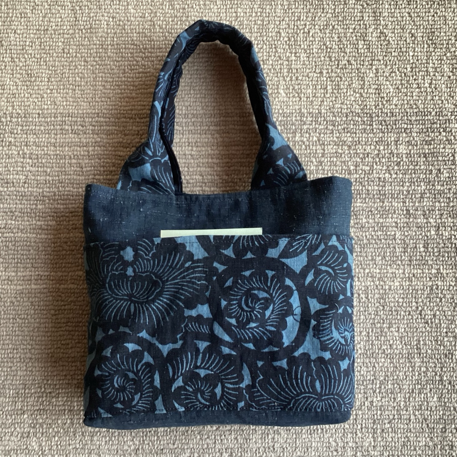藍型染めと藍無地のトートバック　②