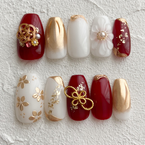 【 075 】ネイルチップ 成人式ネイル 振袖ネイル 赤 ゴールド 袴 前撮り 成人式ネイルチップ 袴 和柄 和 振袖 和装 リボン ゴールド 赤 白 花