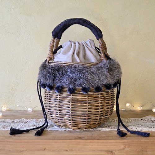 ♡ 再販♡冬のかごバッグ♪ファーとポンポンが大人可愛くシックな装い