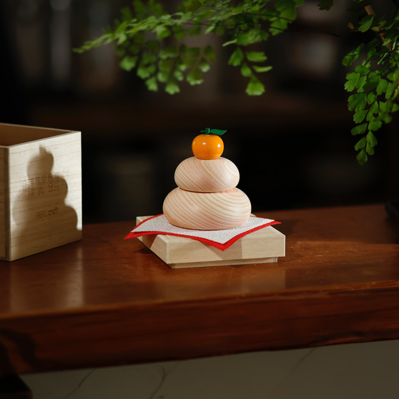 《new！》鏡餅　木製　無垢材　国産ひのき　桐箱入り　S,M,Lサイズ 1枚目の画像