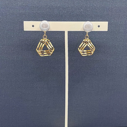 ピンクのシェル桜 フレンチフックピアス・イヤリング ピアス（フック