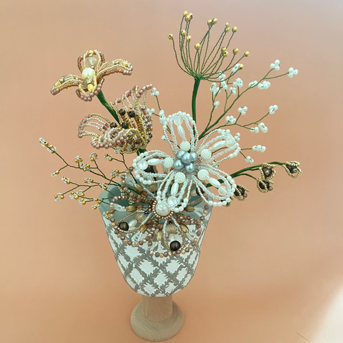 ビーズフラワー ブーケ（ホワイト／ベージュ／ブラウン） アート