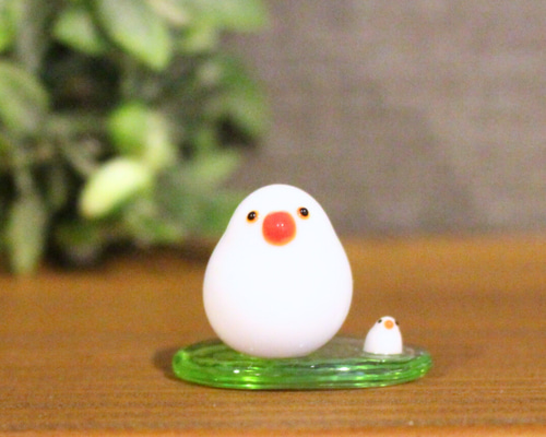 丸っこい白文鳥の置物 小さい文鳥付き ガラス その他置物 ガラス工房