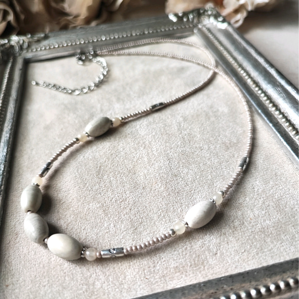 檸檬石とチューブ型ビーズの少し長めのネックレス 10枚目の画像