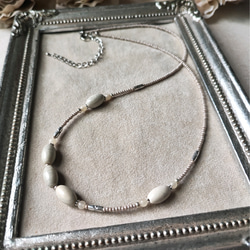 檸檬石とチューブ型ビーズの少し長めのネックレス 5枚目の画像