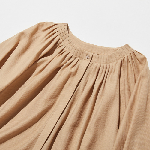 大人の可愛らしさを纏う ピンタック入りブラウス シャツブラウス 濃い