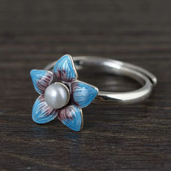 ワスレナグサのピアス - 耳を華やかさを添える R418 指輪・リング Vary