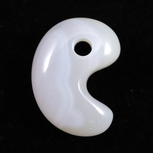 北海道 花石メノウ 瑪瑙 20mm勾玉 ディレクトリカード付 3.31g #65707