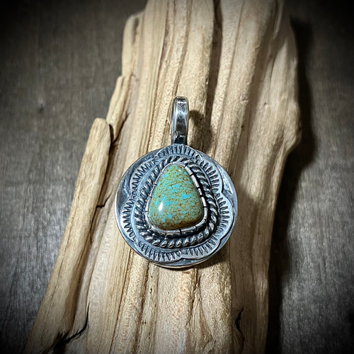[アメリカ・インディアン]ターコイズ シルバーペンダント ライジングフェニックス ターコイズ ヴィンテージコイン シルバー