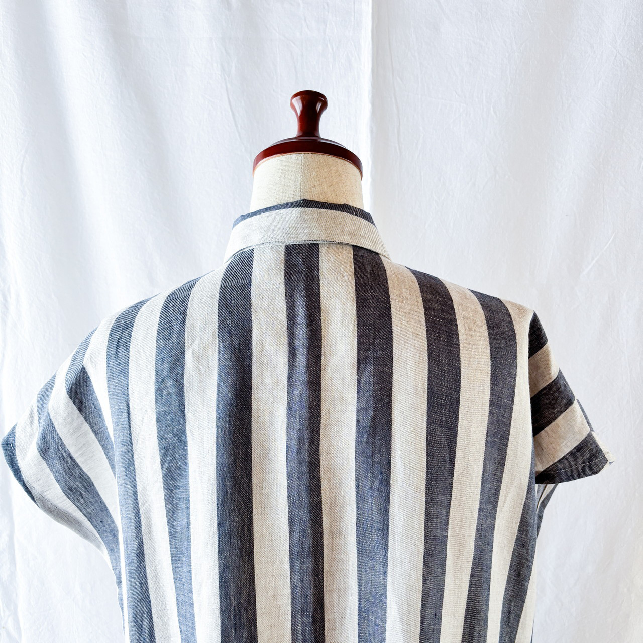 涼しく美しいアプリコットワンピース：115cm丈（リネンストライプ）