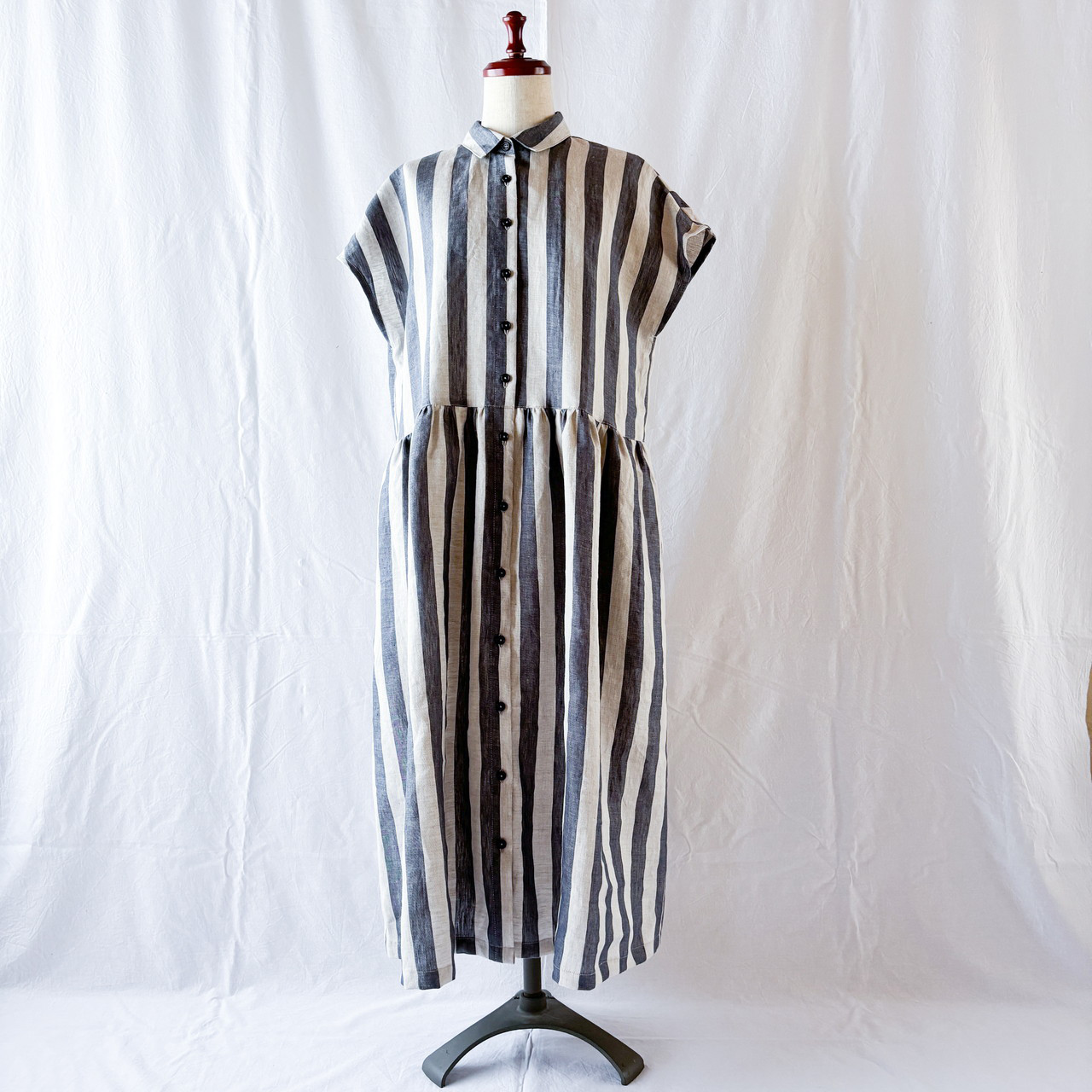 涼しく美しいアプリコットワンピース：115cm丈（リネンストライプ）