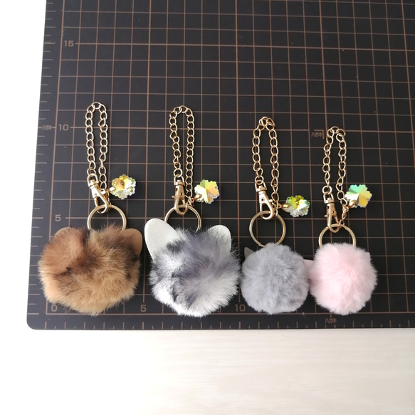 NEW/お試し価格【ふわふわねこちゃんファーとオーロラガラスのバッグチャーム】　猫キーホルダー　ファーキーホルダー　猫 19枚目の画像