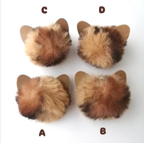 NEW/お試し価格【ふわふわねこちゃんファーとオーロラガラスのバッグチャーム】　猫キーホルダー　ファーキーホルダー　猫 2枚目の画像