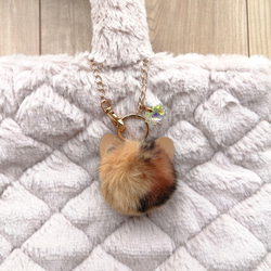 NEW/お試し価格【ふわふわねこちゃんファーとオーロラガラスのバッグチャーム】　猫キーホルダー　ファーキーホルダー　猫 6枚目の画像