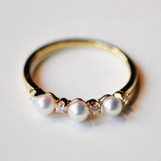 [ルミナ] 日本製 繊細なアコヤ真珠リング 3-3.5mm 日本製天然海水真珠 18Kゴールド 8ポイントダイヤモンド付き ミニ