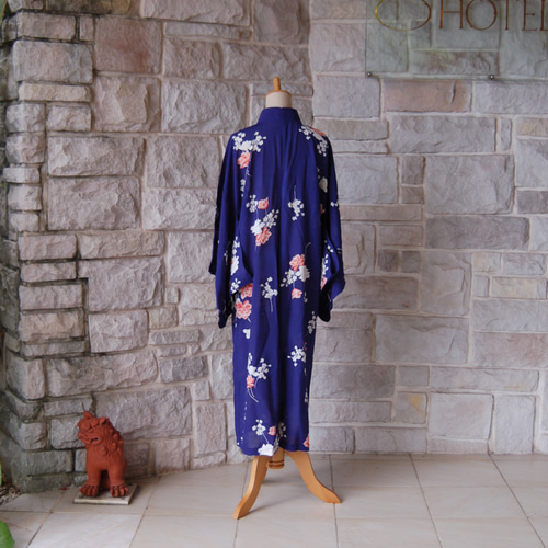 レトロクラシカル 地色は花紺、えんじ色の花 着物スリーブワンピース