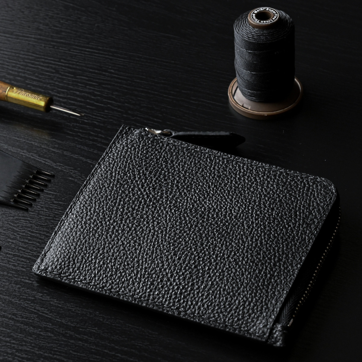 手縫い仕立てのL字ファスナー財布 黒桟革&フレンチカーフレザー