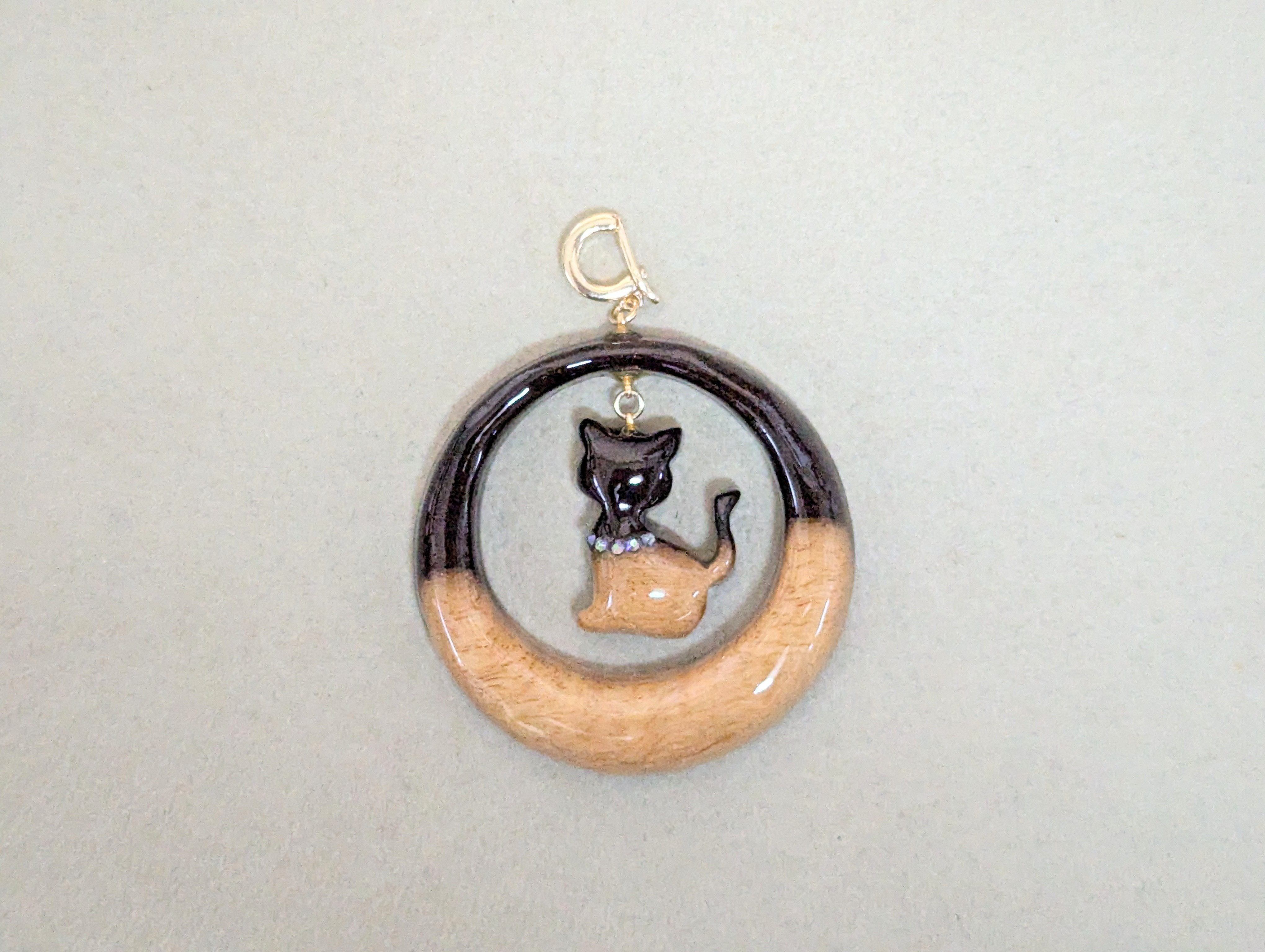 木製　ペンダントトップ　（　ねこ　）