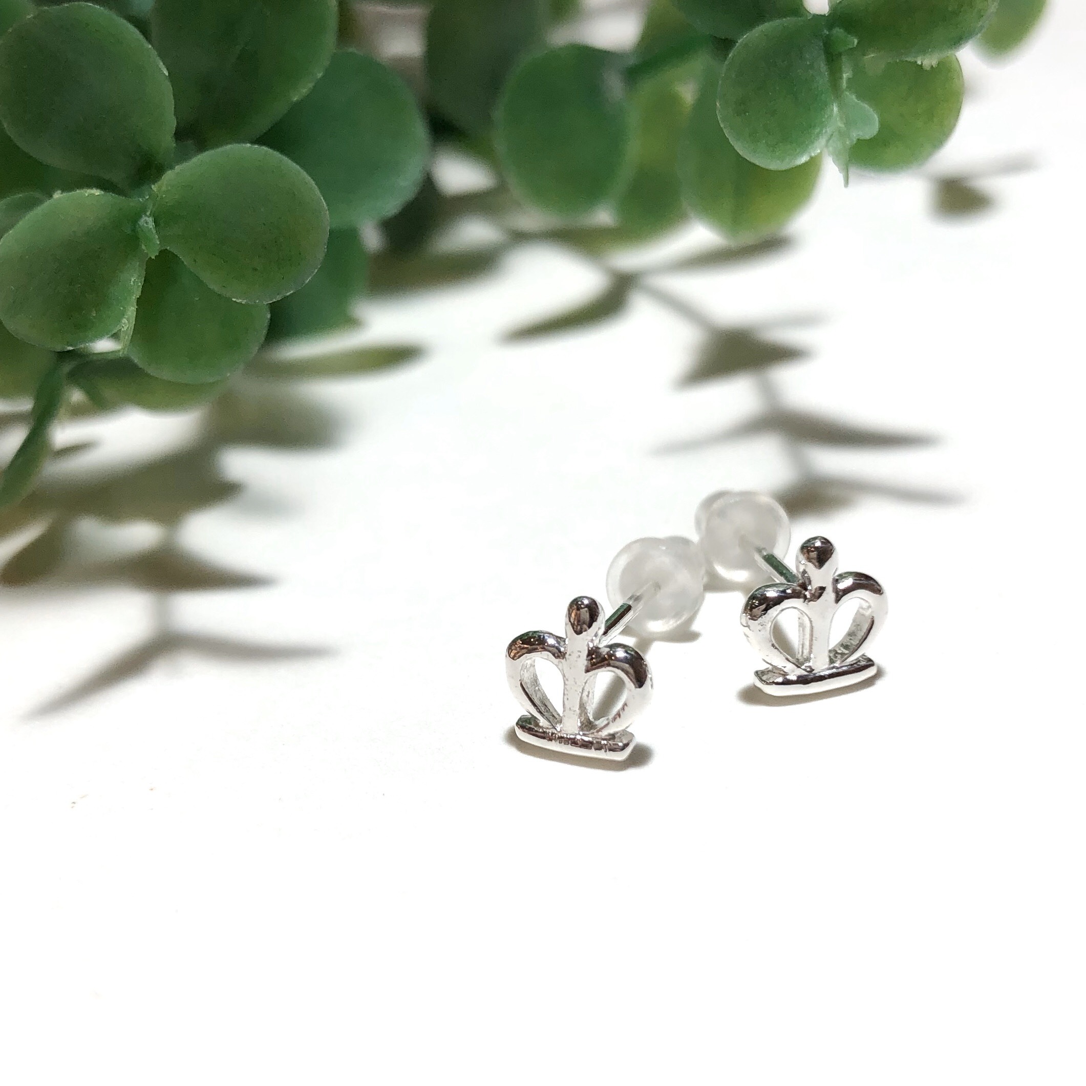 純銀製＊王冠マークピアス