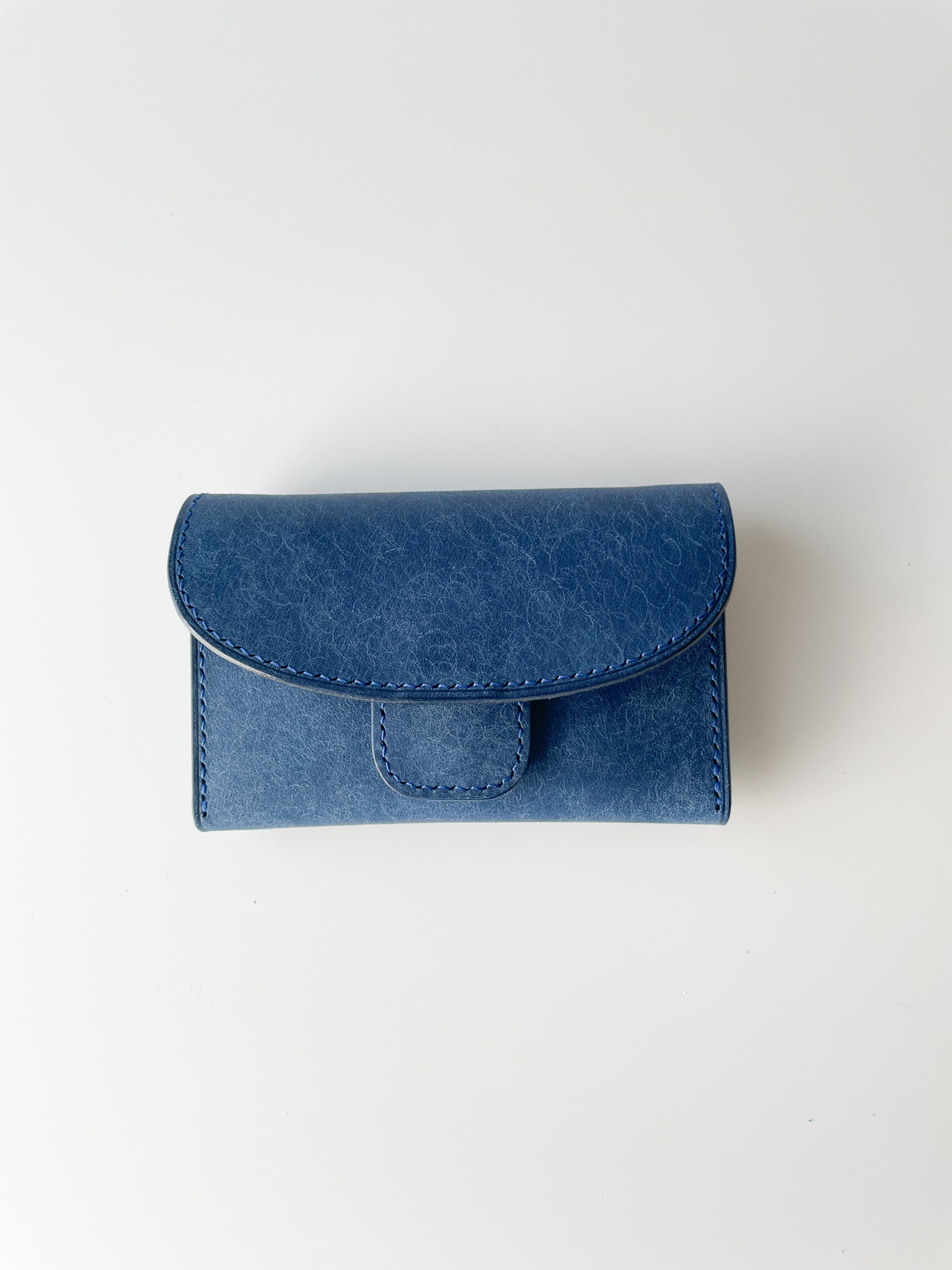 小さいくせにたっぷり収納　イタリアンレザーのミニ財布：ブルー