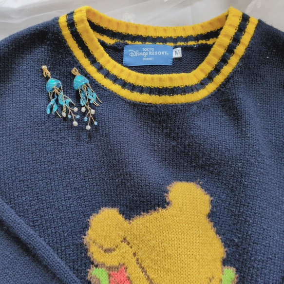 クラゲ　海月　イヤリング　ピアス　青　水色　海　個性的　軽い　ディップアート　プレゼント　贈り物　大人可愛い　金アレ対応 8枚目の画像